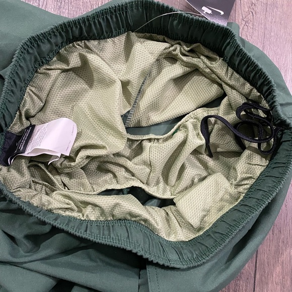 NIKE Men's Standard Solid Lap 9" Volley Short Swim Trunk - Picture 5 of 5